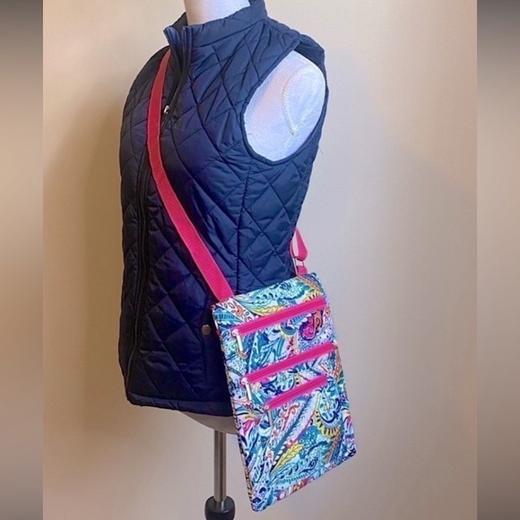 NEW Pink and Blue Paisley Nylon Multi Pocket Messenger/Crossbody Bag - Picture 2 of 10